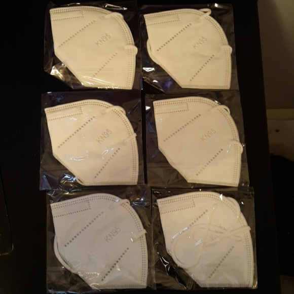 keangs Accessories 2 New Kn95 Face Masks 5 Layers Of Protection